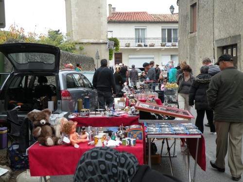 vide grenier 001.jpg