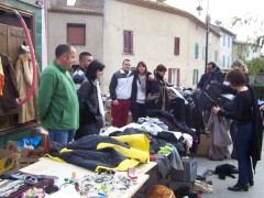 vide grenier.JPG