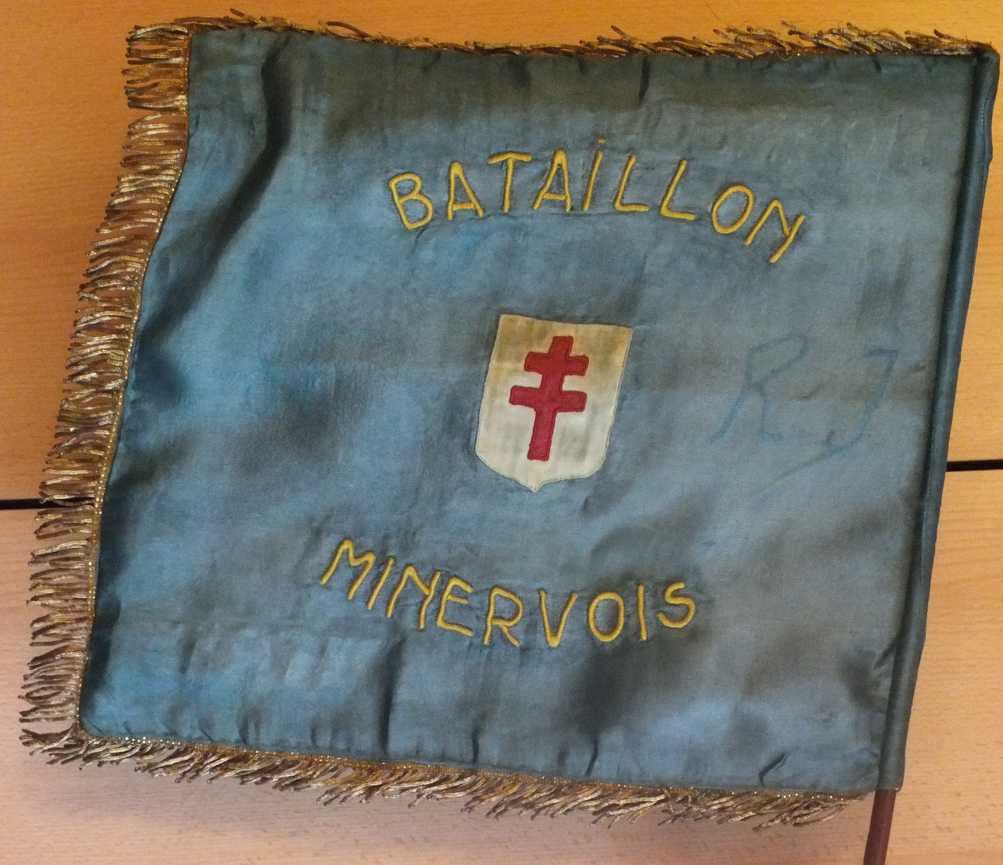 bataillon minervois fanion bleu